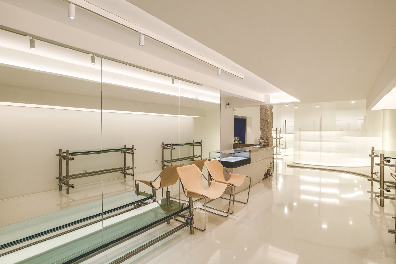 Projeto Flagship Store PACE - Pace Flagship Arquitetura Mobiliario Interiores Ambientacao Loja Pdv Design Exposicao Vm Minimundi  (9)